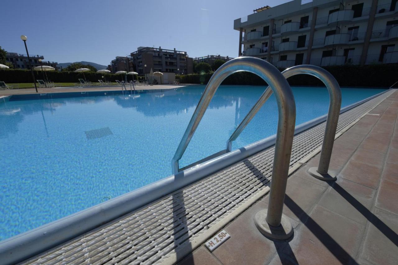 Le Residenze Di Santa Costanza - Mirto/Corbezzolo Aparthotel San Vincenzo Luaran gambar